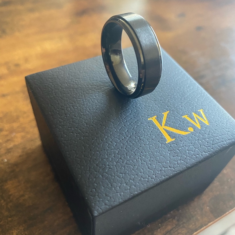 Men’s Ring - Picture 2 of 4